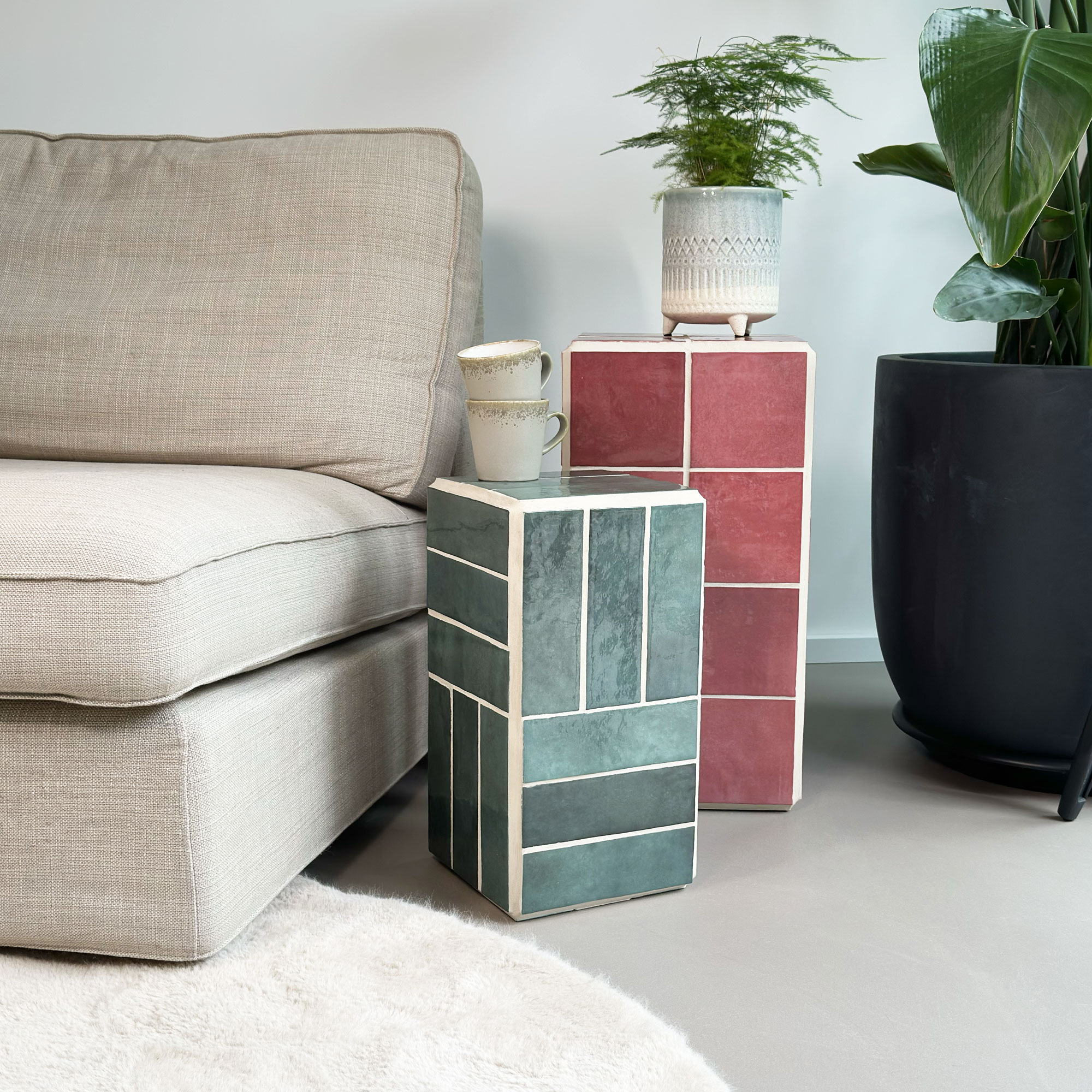 Tegeltafel met rood en groen tegelblad en houten frame – handgemaakt door Woonhout.nl