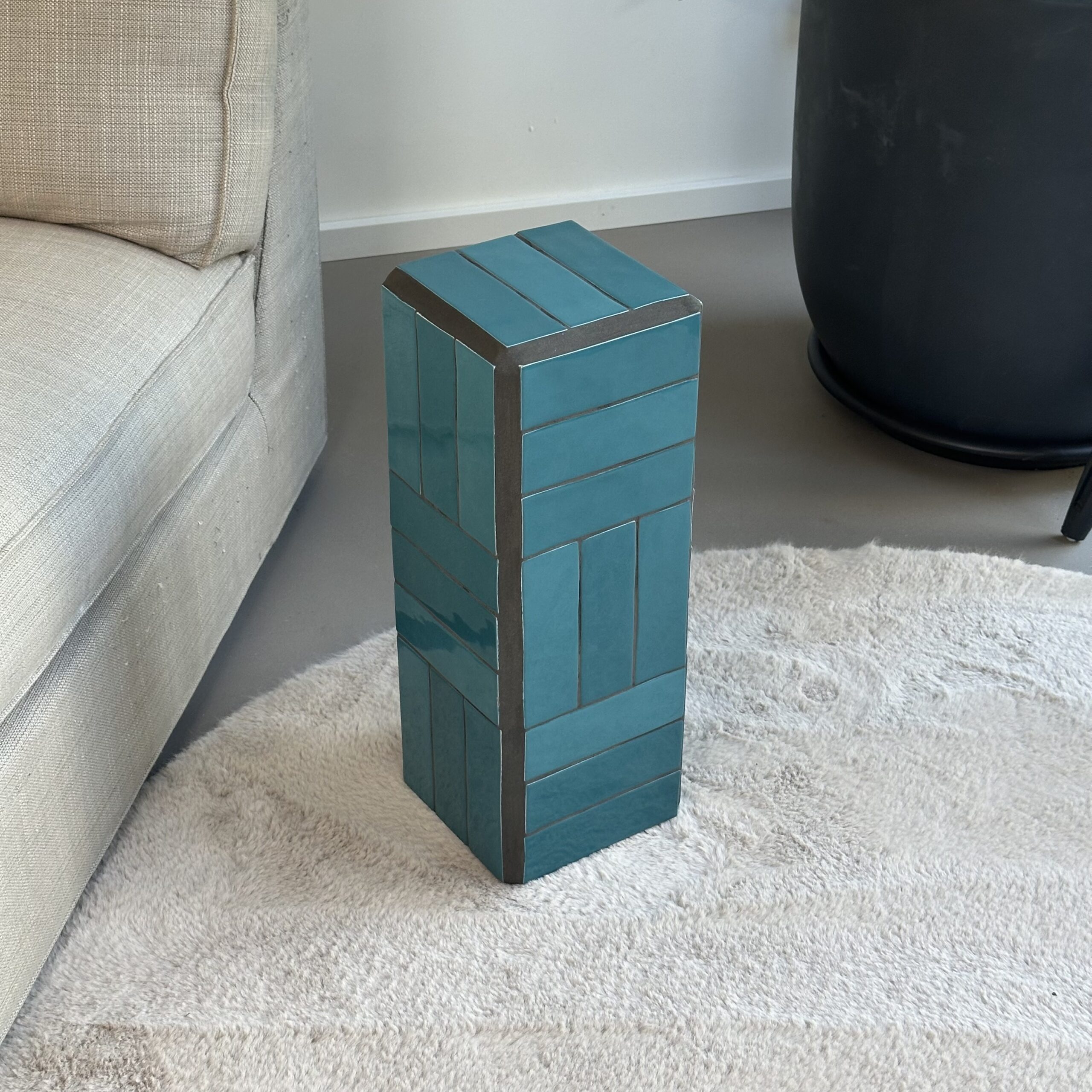 bondi blue tegeltafel met antraciet voeg